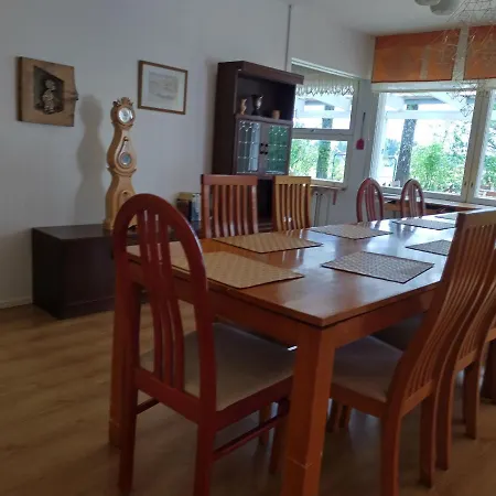 Saarnimaja Inn *