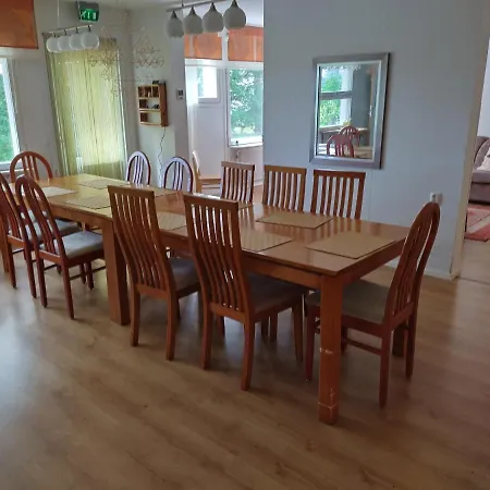 Herberg Saarnimaja *