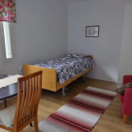 Saarnimaja Herberg *